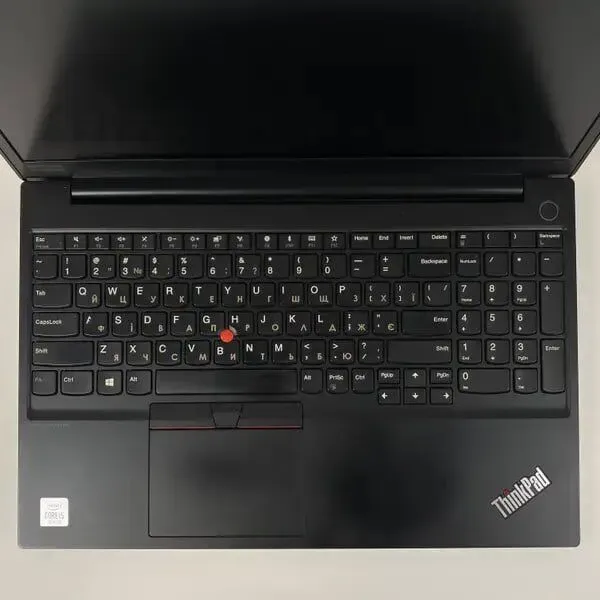 Ноутбук Б-клас Lenovo ThinkPad E15 / 15.6" (1920x1080) IPS / Intel Core i5-10210U (4 (8) ядра по 1.6 - 4.2 GHz) / 16 GB DDR4 / 256 GB SSD / Intel UHD Graphics / WebCam / HDMI б/в - зображення 3