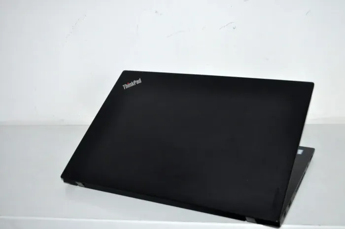 Ультрабук Б-клас Lenovo ThinkPad T470s / 14" (1920x1080) IPS / Intel Core i5-7300U (2 (4) ядра 2.6 - 3.5 GHz) / 16 GB DDR4 / 512 GB SSD / Intel HD Graphics 620 / WebCam / Два АКБ / Windows 11 Pro б/в - зображення 9