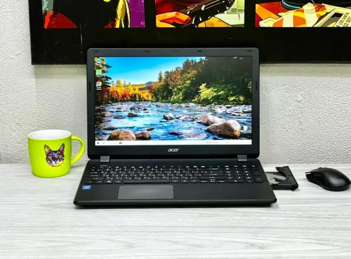 Ноутбук Б-клас Acer Aspire ES1-512 / 15.6" (1366x768) TN / Intel Pentium N3540 (4 ядра по 2.16 - 2.66 GHz) / 8 GB DDR3 / 120 GB SSD / Intel HD Graphics / WebCam / DVD-RW / Win 10 Home б/в - зображення 2