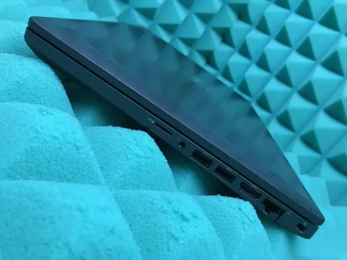 Ультрабук Б-клас Dell Latitude 5400 / 14" (1920x1080) IPS / Intel Core i7-8665U (4 (8) ядра по 1.9 - 4.8 GHz) / 8 GB DDR4 / 256 GB SSD M.2 / Intel UHD Graphics 620 / WebCam / USB 3.1 / HDMI / Windows 10 б/в - зображення 8