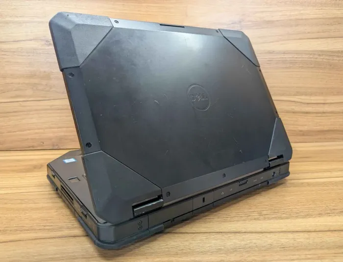 Захищений ноутбук Dell Rugged Latitude 5414 / 14" (1920x1080) IPS / Intel Core i7-6600U (2 (4) ядра по 2.6 - 3.4 GHz) / 16 GB DDR4 / 480 GB SSD / Intel HD Graphics 520 / Fingerprint / WebCam / Windows 10 б/в - зображення 6