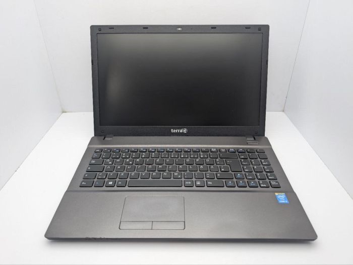 Ноутбук Terra Mobile 1528 / 15.6" (1366x768) TN / Intel Core i3-4000M (2 (4) ядра по 2.4 GHz) / 8 GB DDR3 / 120 GB SSD / Intel HD Graphics 4600 / WevCam / DVD-ROM / АКБ не тримає б/в - зображення 3