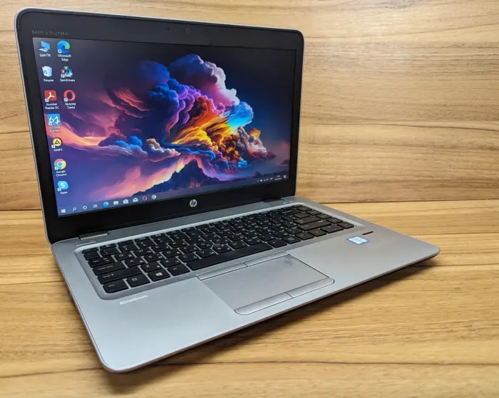 Ультрабук HP EliteBook 840 G3 / 14" (1366x768) TN / Intel Core i5-6300U (2 (4) ядра по 2.4 - 3.0 GHz) / 8 GB DDR4 / 240 GB SSD / Intel HD Graphics 520 / WebCam / Fingerprint / Windows 10 б/в - зображення 4