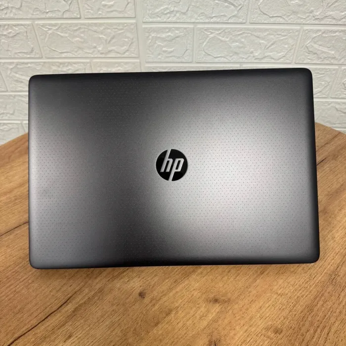 Мобільна робоча станція HP ZBook Studio G3 / 15.6" (1920x1080) IPS / Intel Core i7-6700HQ (4 (8) ядра по 2.6 - 3.5 GHz) / 16 GB DDR4 / 512 GB SSD / nVidia Quadro M1000M, 2 GB DDR5, 128-bit / WebCam б/в - зображення 3