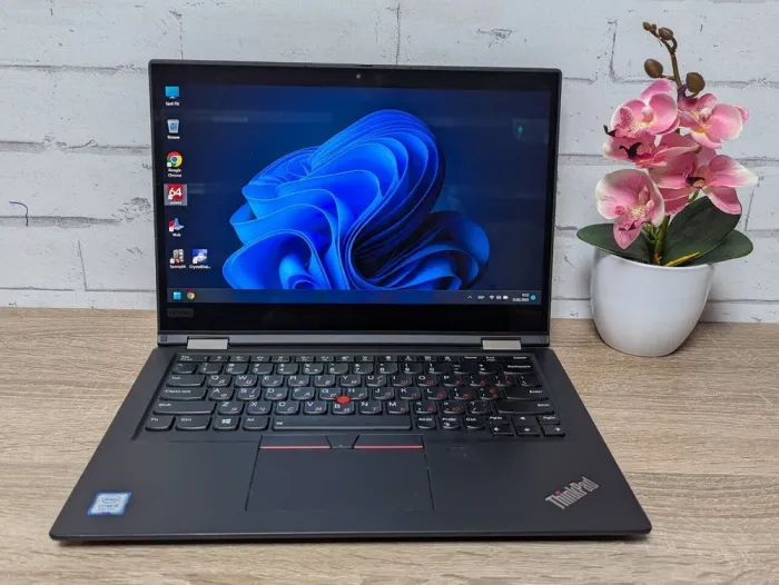 Ультрабук-трансформер Б-клас Lenovo ThinkPad X390 Yoga / 13.3" (1920x1080) TN Touch / Intel Core i5-8265U (4 (8) ядра по 1.6 - 3.9 GHz) / 8 GB DDR4 / 256 GB SSD / Intel UHD Graphics / WebCam б/в - зображення 2