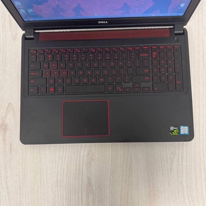 Ігровий ноутбук Б-клас Dell Inspiron 15 5577 / 15.6" (1920x1080) TN / Intel Core i7-7700HQ (4 (8) ядра по 2.8 - 3.8 GHz) / 16 GB DDR4 / 256 GB SSD M.2 + 1000 GB HDD / nVidia GeForce GTX 1050, 4 GB GDDR5, 128-bit / WebCam б/в - зображення 7