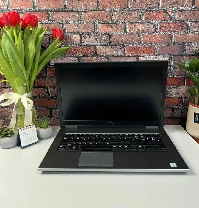 Мобільна робоча станція Dell Precision 7740 / 17.3" (1920x1080) IPS / Intel Core i9-9980HK (8 (16) ядер по 2.4 - 5.0 GHz) / 32 GB DDR4 / 1000 GB SSD M.2 / nVidia Quadro RTX 4000, 8 GB GDDR6, 256-bit / WebCam б/в - зображення 2