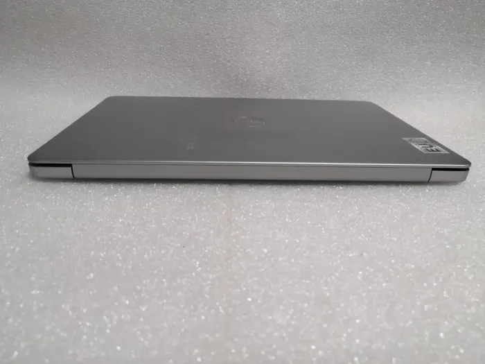 Ультрабук Б-клас Dell Vostro 5370 / 13.3" IPS / Core i5-8250U (4(8) ядра по 1.6-3.4GHz) / 8GB DDR4 / 256GB SSD / UHD Graphics 620 / WebCam / HDMI б/в - зображення 9