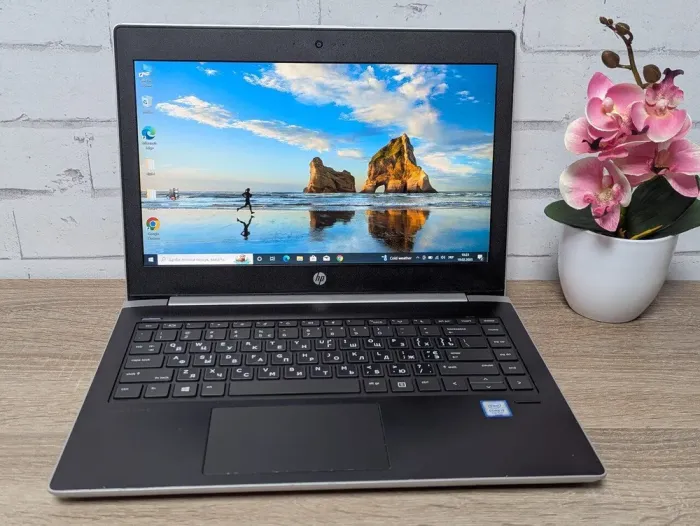 Ультрабук Б-клас HP ProBook 430 G5 / 13.3" (1920x1080) TN / Intel Core i3-7100U (2 (4) ядра по 2.4 GHz) / 16 GB DDR4 / 256 GB SSD / Intel UHD Graphics 620 / WebCam б/в - зображення 2