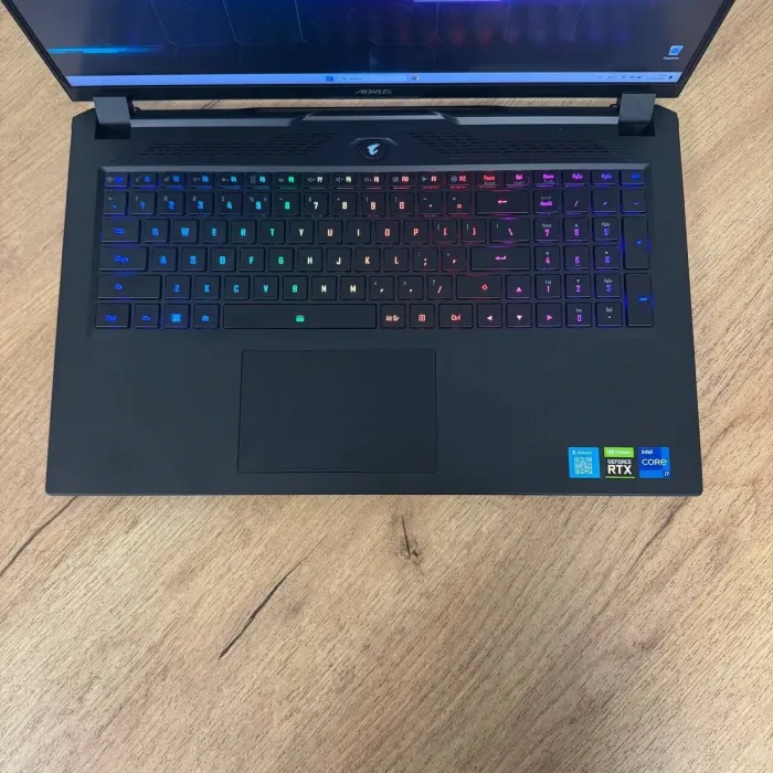 Ігровий ноутбук Б-клас Gigabyte Aorus 17 XE5 / 17.3" (1920x1080) IPS / Intel Core i7-12700H (14 (20) ядер по 3.5 - 4.7 GHz) / 16 GB DDR5 / 1000 GB SSD / nVidia GeForce RTX 3070 Ti, 8 GB GDDR6, 256-bit / WebCam б/в - зображення 6
