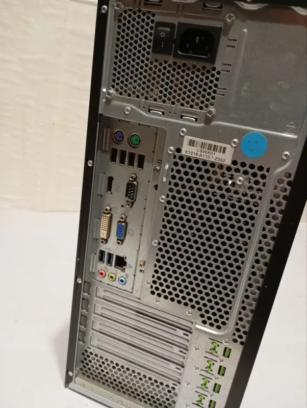 ПК Б-клас Fujitsu Esprimo P720 E85+ Tower / Intel Core i5-4570 (4 ядра по 3.2 - 3.7 GHz) / 16 GB DDR3 / 120 GB SSD + 500 GB HDD / Intel HD Graphics 4600 / DVD-RW б/в - зображення 4