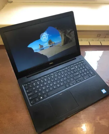 Ноутбук Dell Inspiron 3583 / 15.6" (1366x768) TN Touch / Intel Core i3-8145U (2 (4) ядра по 2.1 - 3.9 GHz) / 8 GB DDR4 / 256 GB SSD / Intel UHD Graphics for 8th Generation / WebCam б/в - зображення 2