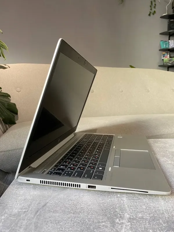 Ультрабук HP EliteBook 850 G6 / 15.6" (1920x1080) TN / Intel Core i5-8365U (4 (8) ядра по 1.6 - 4.1 GHz) / 16 GB DDR4 / 256 GB SSD M.2 / Intel UHD Graphics / WebCam / Win 10 б/в - зображення 4