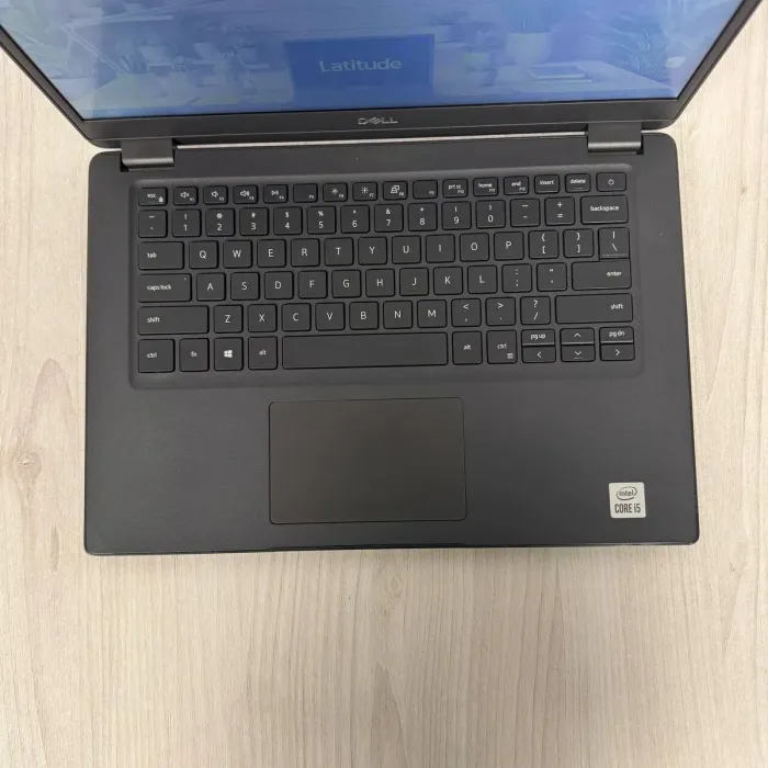 Ультрабук Dell Latitude 3410 / 14" (1366x768) TN / Intel Core i5-10210U (4 (8) ядра по 1.6 - 4.2 GHz) / 8 GB DDR4 / 256 GB SSD NVMe / Intel UHD Graphics / WebCam б/в - зображення 7