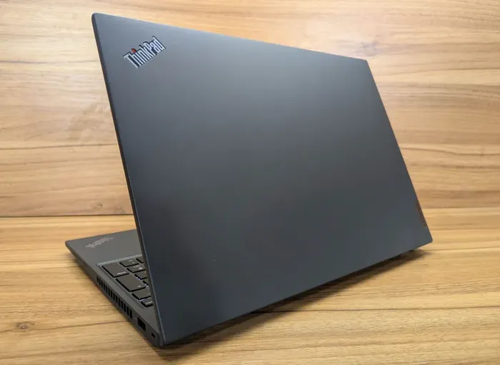 Ультрабук Lenovo ThinkPad T16 Gen1 / 16" (1920x1080) IPS / Intel Core i7-1260P (12 (16) ядер по 3.4 - 4.7 GHz) / 24 GB DDR4 / 512 GB SSD / Intel Iris Xe Graphics / WebCam / Windows 10 б/в - зображення 7