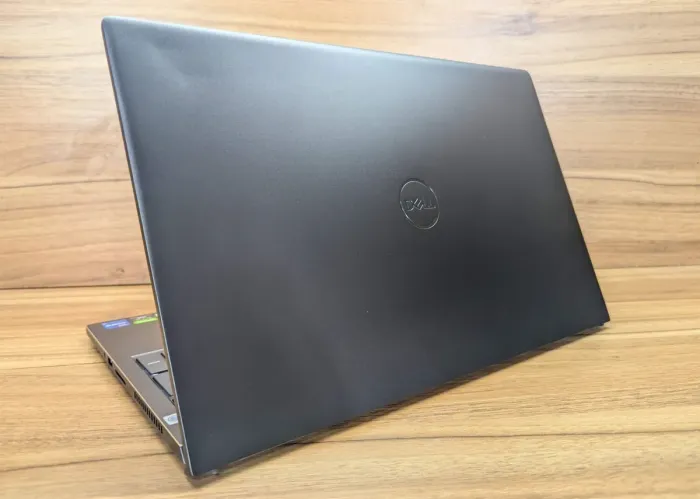 Ігровий ноутбук Dell Vostro 15 7510 / 15.6" (1920x1080) IPS / Intel Core i7-11800H (8 (16) ядер по 2.3 - 4.6 GHz) / 16 GB DDR4 / 512 GB SSD / nVidia GeForce RTX 3050, 4 GB GDDR6, 128-bit / WebCam / Fingerprint / Windows 11 б/в - зображення 7