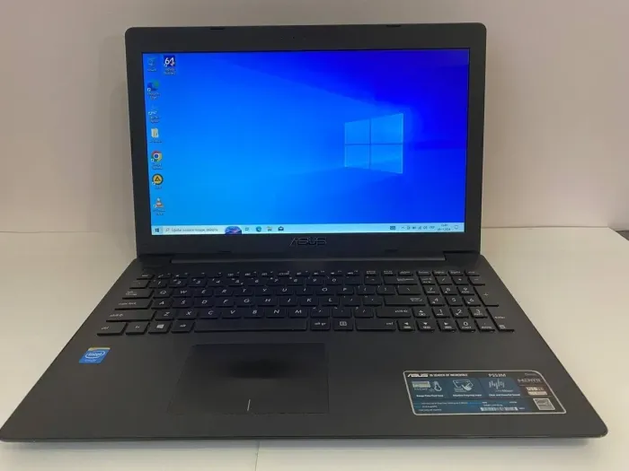 Ноутбук Б-клас Asus P553M / 15.6" (1366x768) TN / Intel Celeron N2840 (2 ядра по 2.16 - 2.58 GHz) / 8 GB DDR3 / 240 GB SSD / Intel Graphics / WebCam / DVD-ROM / АКБ не тримає б/в - зображення 2