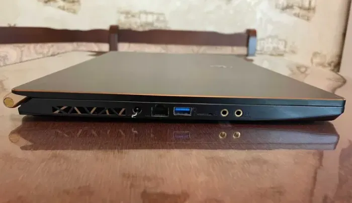 Ігровий ноутбук MSI GS75 Stealth 9SG / 17.3" (1920x1080) IPS / Intel Core i7-9750H (6 (12) ядра по 2.6 - 4.5 GHz) / 32 GB DDR4 / 1000 GB SSD / nVidia GeForce RTX 2080, 8 GB GDDR6, 256-bit / WebCam б/в - зображення 7