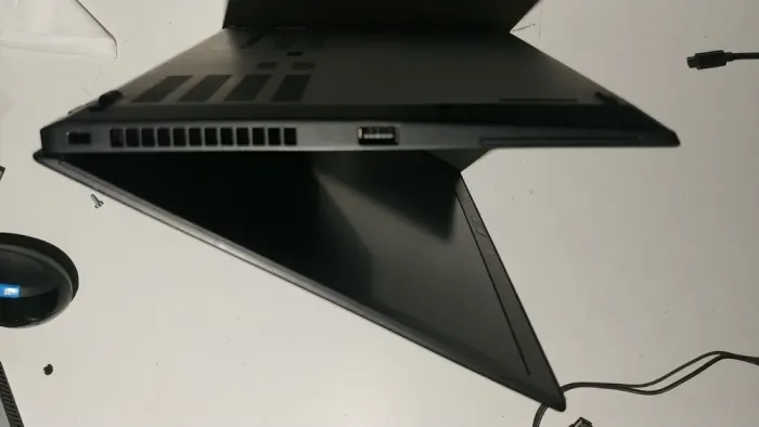 Ультрабук Б-клас Lenovo ThinkPad T480s / 14" (2560x1440) IPS / Intel Core i7-8650U (4 (8) ядра по 1.9 - 4.2 GHz) / 16 GB DDR4 / 240 GB SSD / Intel UHD Graphics 620 / WebCam б/в - зображення 6