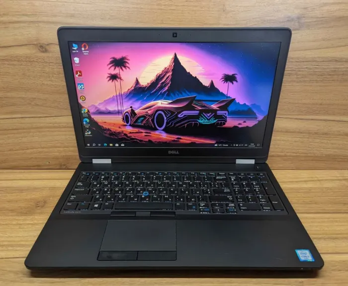 Ноутбук Dell Latitude E5570 / 15.6" (1920x1080) IPS / Intel Core i7-6600U (2 (4) ядра по 2.6 - 3.4 GHz) / 16 GB DDR4 / 500 GB SSD / AMD Radeon R7 M360, 2 GB DDR3, 64-bit / WebCam / Windows 10 б/в - зображення 2