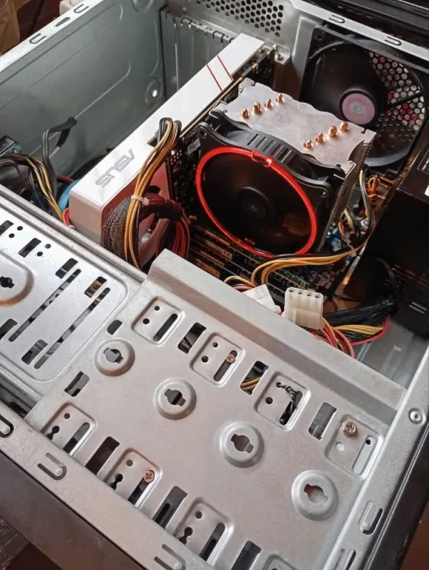 Ігровий ПК Б-клас Cooler Master CMP-350 Tower / Intel Xeon E3-1230 v2 (4 (8) ядра по 3.3 - 3.7 GHz) / 16 GB DDR3 / 240 GB SSD + 1000 GB HDD / nVidia GeForce GTX 970, 4 GB GDDR5, 256-bit / DVD-RW / 600W б/в - зображення 10