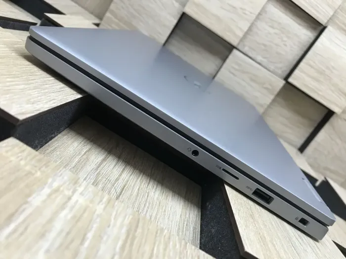 Ультрабук-трансформер Dell Latitude 3310 2-in-1 / 13.3" (1920x1080) IPS Touch / Intel Core i3-8145U (2 (4) ядра по 2.1 - 3.9 GHz) / 8 GB DDR4 / 240 GB SSD M.2 / Intel UHD Graphics / WebCam / Windows 10 б/в - зображення 6