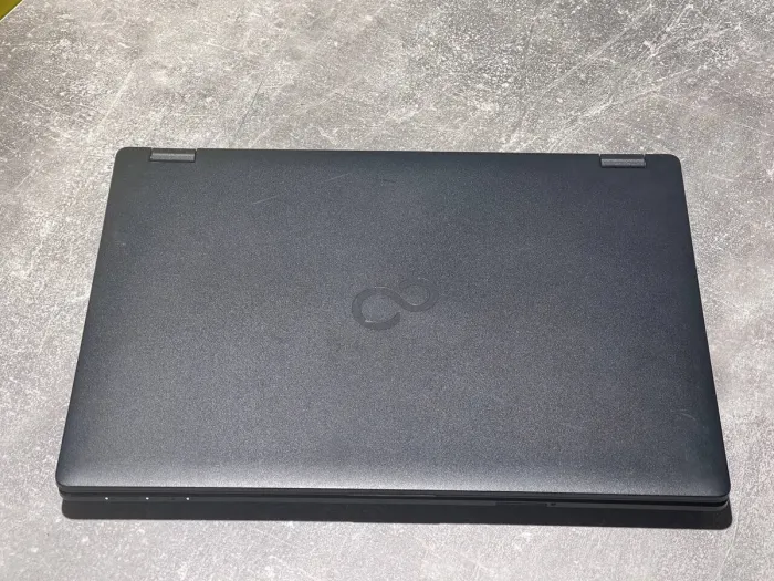 Ноутбук Fujitsu LifeBook E5411 / 14" (1920x1080) IPS / Intel Core i3-1115G4 (2 (4) ядра по 1.7 - 4.1 GHz) / 8 GB DDR4 / 240 GB SSD / Intel UHD Graphics / WebCam / 4G б/в - зображення 5