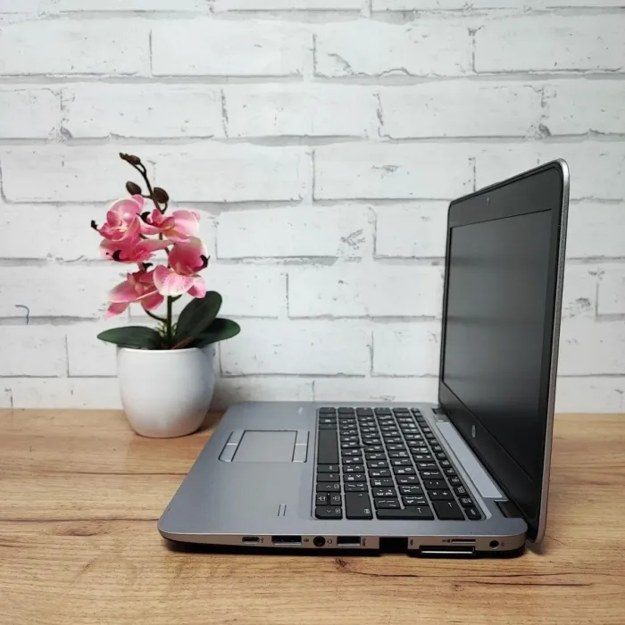 Нетбук HP EliteBook 820 G3 / 12.5" (1366x768) TN / AMD Pro A10-8700B (4 ядра по 1.8 - 3.2 GHz) / 8 GB DDR3 / 128 GB SSD / AMD Radeon R6 Graphics / WebCam б/в - зображення 4