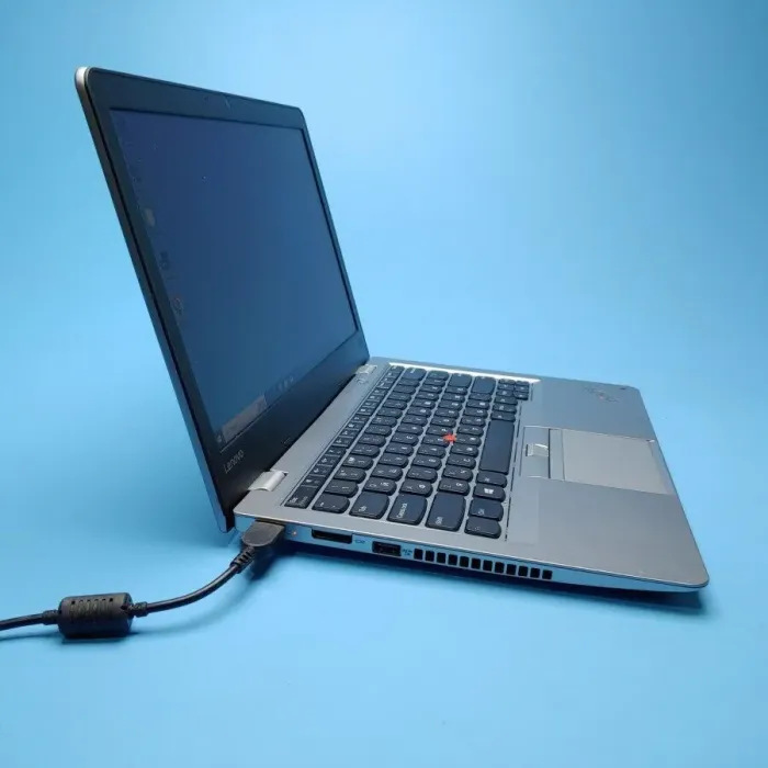 Ультрабук Б-клас Lenovo ThinkPad 13 / 13.3" (1366x768) TN / Intel Core i5-7200U (2 (4) ядра по 2.5 - 3.1 GHz) / 8 GB DDR4 / 256 GB SSD / Intel HD Graphics 620 / WebCam / Win 10 Pro б/в - зображення 4