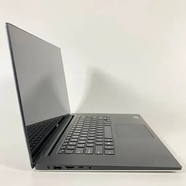 Ігровий ноутбук Dell XPS 15 9560 / 15.6" (3840x2160) IPS Touch / Intel Core i5-7300HQ (4 ядра по 2.5 - 3.5 GHz) / 16 GB DDR4 / 512 GB SSD / nVidia Geforce GTX 1050, 4 GB GDDR5, 128-bit / HDMI б/в - зображення 4