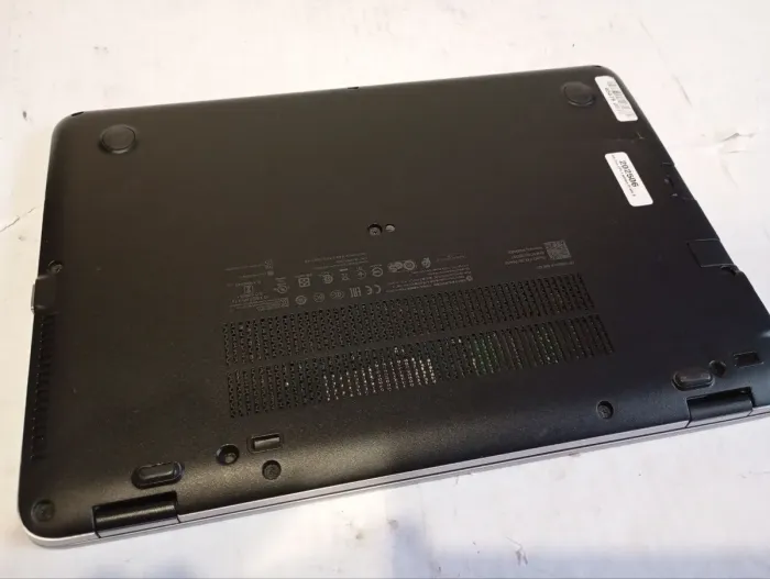 Ультрабук Б-клас HP EliteBook 840 G3 / 14" (1366x768) TN / Intel Core i7-6600U (2 (4) ядра по 2.6 - 3.4 GHz) / 8 GB DDR4 / 240 GB SSD / Intel HD Graphics 520 / WebCam б/в - зображення 7