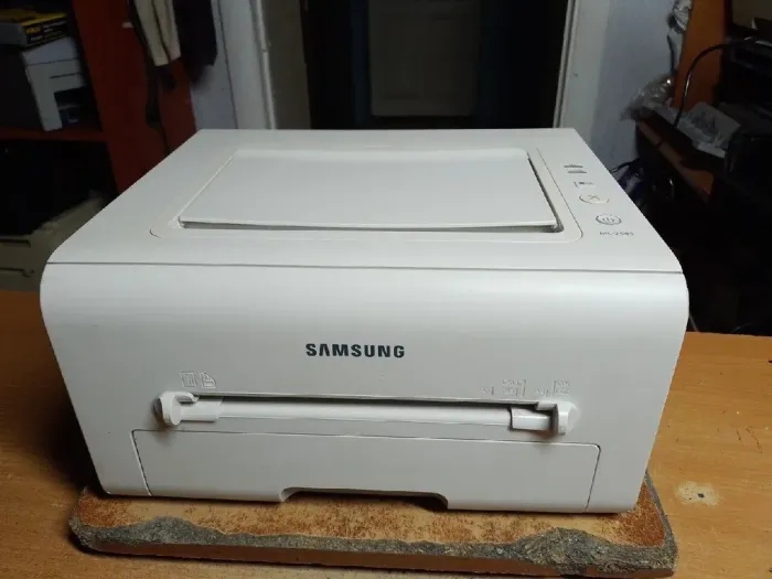 Принтер Samsung ML-2545 / Лазерний монохромний друк / 1200 x 1200 dpi / A4 / 24 стор/хв / USB 2.0 б/в - зображення 2