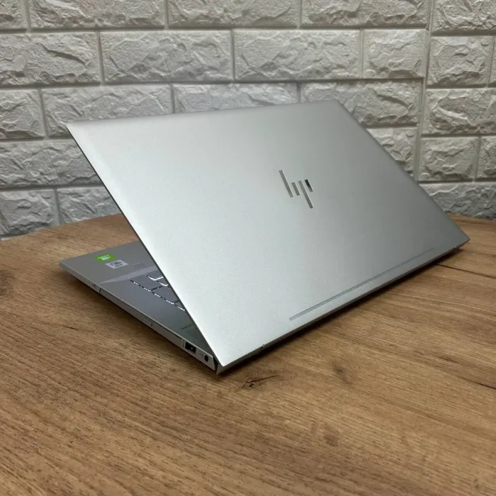 Ігровий ноутбук HP Envy 17m-ce1013dx / 17.3" (1920x1080) IPS Touch / Intel Core i7-10510U (4 (8) ядра по 1.8 - 4.9 GHz) / 16 GB DDR4 / 256 GB SSD NVMe / nVidia GeForce MX250, 2 GB GDDR5, 64-bit / WebCam б/в - зображення 6