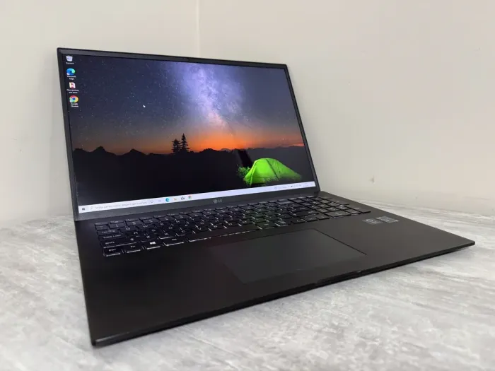 Ультрабук Б-клас LG Gram 17Z95P / 17" (2560x1600) IPS / Intel Core i7-1195G7 (4 (8) ядра по 2.9 - 5.0 GHz) / 16 GB DDR4 / 1000 GB SSD / Intel Iris Xe Graphics / WebCam / Win 11 Home б/в - зображення 6