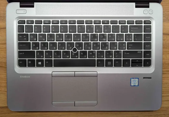 Ультрабук HP EliteBook 840 G3 / 14" (2560x1440) IPS / Intel Core i7-6500U (2 (4) ядра по 2.5 - 3.1 GHz) / 8 GB DDR4 / 240 GB SSD / Intel HD Graphics 520 / Fingerprint / WebCam / Windows 10 б/в - зображення 3