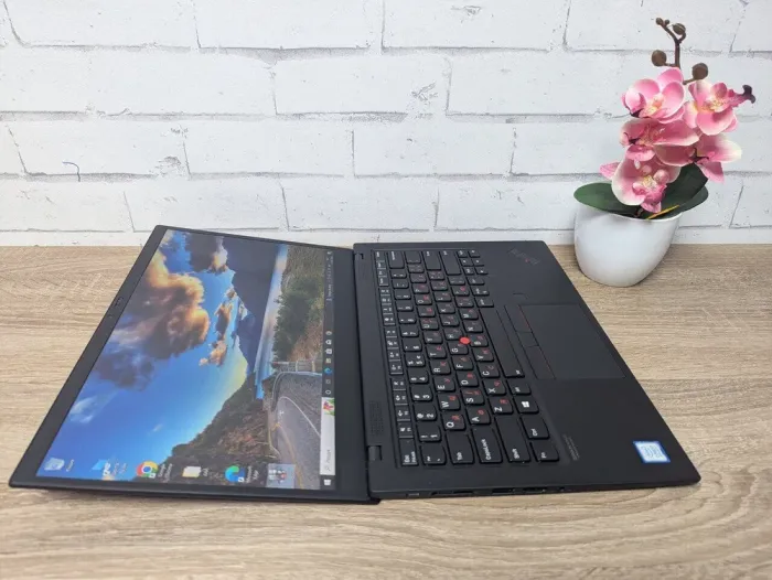Ультрабук Lenovo ThinkPad X1 Carbon (7th Gen) / 14" (1920x1080) TN / Intel Core i7-8565U (4 (8) ядра по 1.8 - 4.6 GHz) / 16 GB DDR3 / 256 GB SSD / Intel UHD Graphics / WebCam б/в - зображення 5