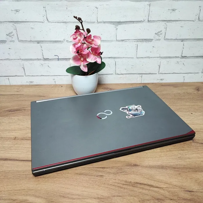 Мобільна робоча станція Fujitsu Celsius H730 / 15.6" (1920x1080) TN / Intel Core i7-4610M (2 (4) ядра по 3.0 - 3.7 GHz) / 8 GB DDR3 / 128 GB SSD / nVidia Quadro K510M, 1 GB GDDR5, 64-bit / WebCam б/в - зображення 7