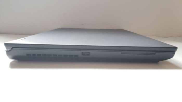 Мобільна робоча станція Lenovo ThinkPad P73 / 17.3" (1920x1080) IPS / Intel Core i7-9850H (6 (12) ядер по 2,6 - 4,6 ГГц) / 32 ГБ DDR4 / 128 ГБ SSD + 512 ГБ SSD + 750 ГБ HDD / nVidia Quadro T2000, 4 ГБ GDDR5, 128-біт / WebCam б/в - зображення 4