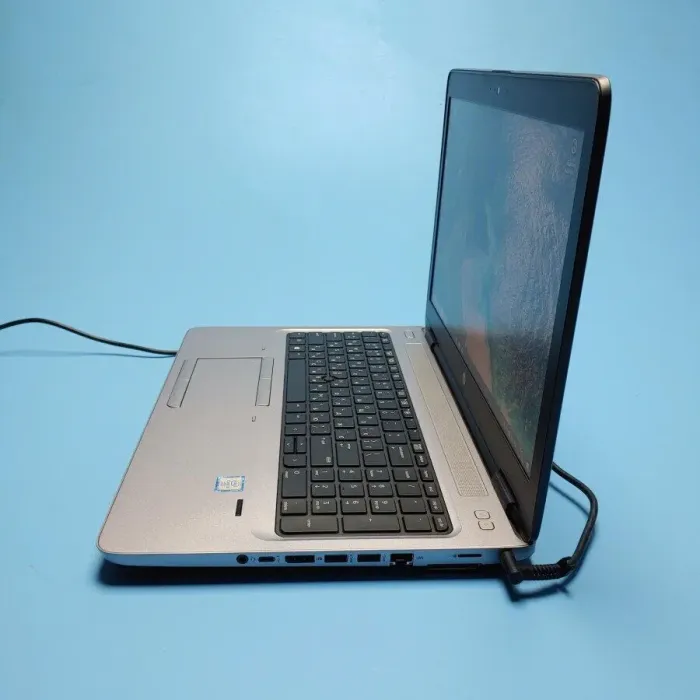 Ноутбук Б-клас HP ProBook 650 G2 / 15.6" (1366x768) TN / Intel Core i5-6300U (2 (4) ядра по 2.4 - 3.0 GHz) / 16 GB DDR4 / 480 GB SSD / AMD Radeon R7 M365X, 2 GB GDDR5, 128-bit / WebCam / Win 10 Pro б/в - зображення 5