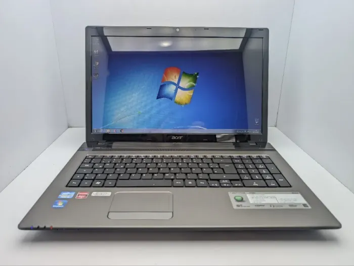 Ноутбук Acer Aspire 7750G / 17.3" (1600x900) TN / Intel Core i5-2450M (2 (4) ядра по 2.5 - 3.1 GHz) / 8 GB DDR3 / 500 GB HDD / AMD Radeon HD 7670M, 1 GB GDDR3, 128-bit / WebCam / DVD-ROM б/в - зображення 2