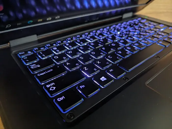 Захищений ноутбук Dell Rugged Latitude 5414 / 14" (1920x1080) IPS Touch / Intel Core i5-6300U (2 (4) ядра по 2.4 - 3.0 GHz) / 16 GB DDR4 / 512 GB SSD / Intel HD Graphics 520 / WebCam / Fingerprint / Windows 10 б/в - зображення 6