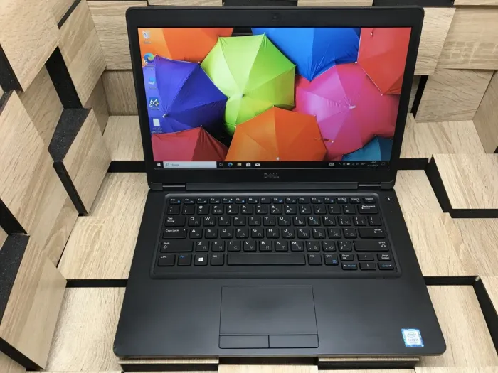 Ноутбук Б-клас Dell Latitude 5490 / 14" (1920x1080) IPS / Intel Core i5-8250U (4 (8) ядра по 1.6 - 3.4 GHz) / 8 GB DDR4 / 240 GB SSD M.2 / Intel UHD Graphics 620 / WebCam / USB 3.1 / HDMI б/в - зображення 2