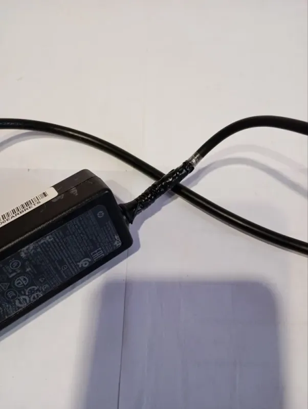 Ноутбук Б-клас HP 15-ra047ur / 15.6" (1366x768) TN / Intel Celeron N3060 (2 ядра по 1.6 - 2.48 GHz) / 8 GB DDR3 / 256 GB SSD / Intel HD Graphics / WebCam / АКБ не держит б/в - зображення 11