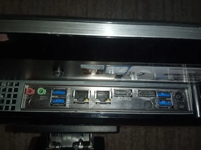 Моноблок Б-клас Terra All-in-One-PC (1009546) / 22" (1366x768) TN / Intel Core i5-6400 (4 ядра по 2.7 - 3.3 GHz) / 8 GB DDR3 / 500 GB HDD / Intel HD Graphics 530 / WebCam / DVD-RW б/в - зображення 6