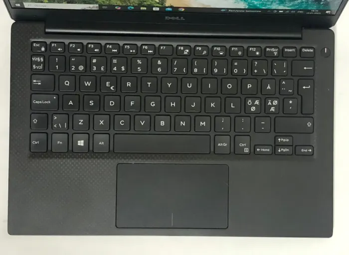 Ультрабук Б-клас Dell XPS 13 9350 / 13.3" (1920x1080) IPS / Intel Core i5-6200U (2 (4) ядра по 2.3 - 2.8 GHz) / 8 GB DDR4 / 256 GB SSD M.2 / Intel Iris Graphics 520 / WebCam / Win 10 Pro б/в - зображення 8