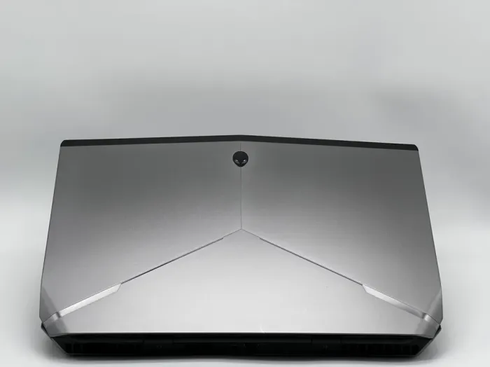 Ігровий ноутбук Dell Alienware 17 R2 / 17.3" (1920x1080) IPS / Intel Core i7-4720HQ (4 (8) ядра по 2.6 - 3.6 GHz) / 16 GB DDR4 / 480 GB SSD / nVidia GeForce GTX 980M, 4 GB GDDR5, 256-bit / WebCam б/в - зображення 5
