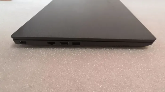 Ноутбук Lenovo V130-14IKB / 14" TN / Core i3-6006U (2(4) ядра по 2GHz) / 4GB DDR4 / 120GB SSD / HD Graphics 520 / WebCam б/в - зображення 5