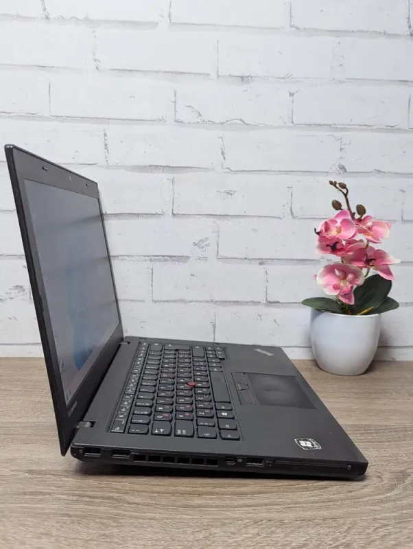 Ноутбук Б-клас Lenovo ThinkPad T450 / 14" (1366x768) TN / Intel Core i5-5300U (2 (4) ядра по 2.3 - 2.9 GHz) / 12 GB DDR3 / 128 GB SSD / Intel HD Graphics 5500 / WebCam б/в - зображення 7