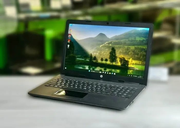 Ноутбук HP 15-da0234ur / 15.6" (1920x1080) IPS / Intel Pentium Silver N5000 (4 ядра по 1.1 - 2.7) / 8 GB DDR4 / 256 GB SSD / nVidia GeForce MX110, 2 GB GDDR5, 64-bit / WebCam / Win 11 Pro б/в - зображення 3