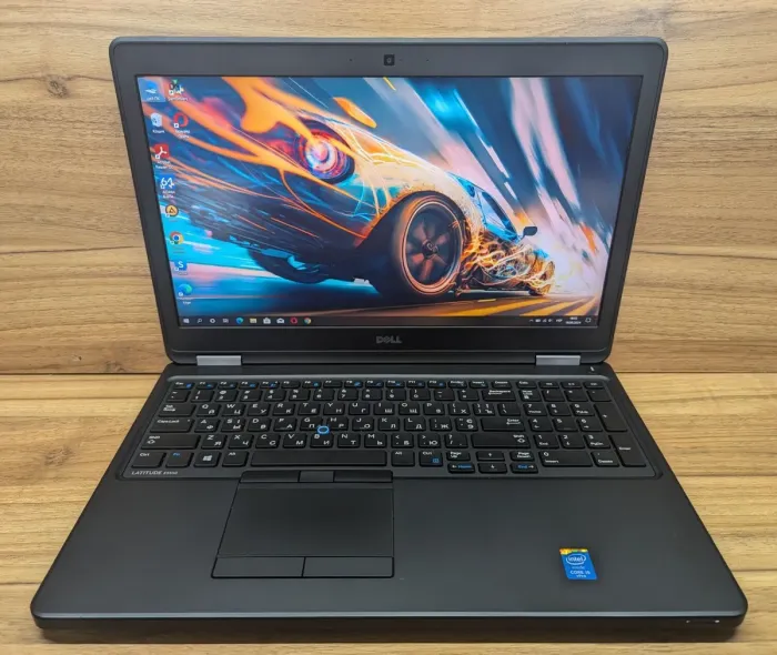 Ноутбук Dell Latitude E5550 / 15.6" (1920x1080) IPS / Intel Core i5-5300U (2 (4) ядра по 2.3 - 2.9 GHz) / 8 GB DDR3 / 240 GB SSD / Intel HD Graphics 5500 / WebCam / Windows 10 б/в - зображення 2